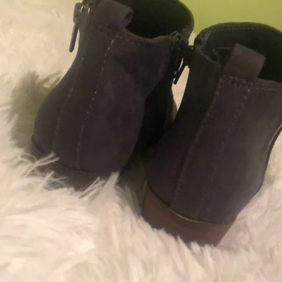 NWOT Women’s Slate Gray Ankle Boot by Carlos Santana - Picture 11 of 11